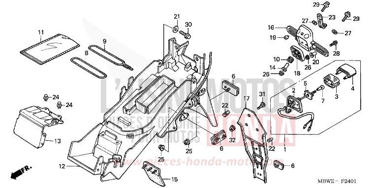 GARDE-BOUE ARRIERE (CBR600F42-3/FS/FR) de CBR600F Special Edition ACCURATE SILVER METALLIC (NH146) 2002